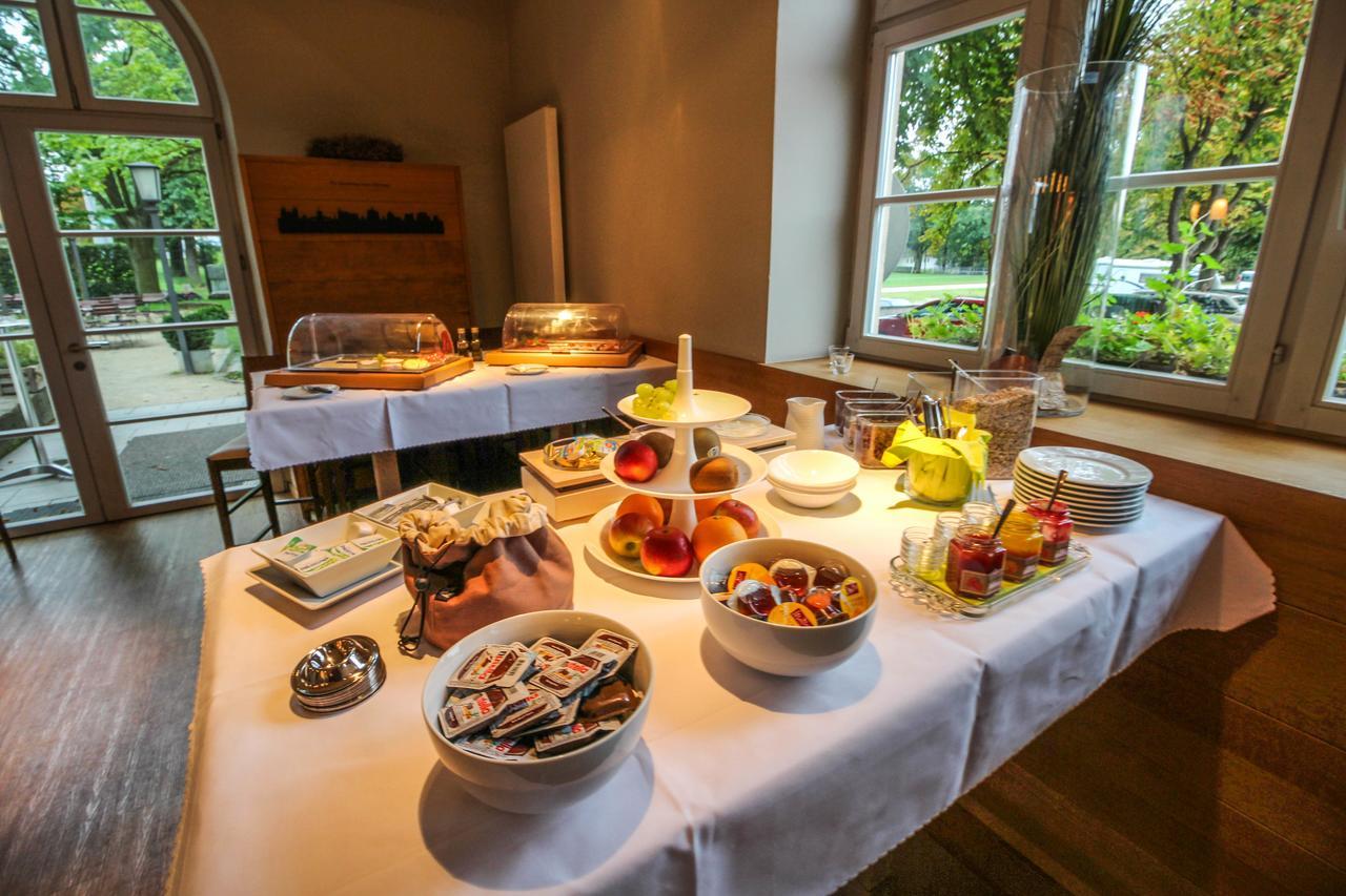 Volkspark Hotel 3*